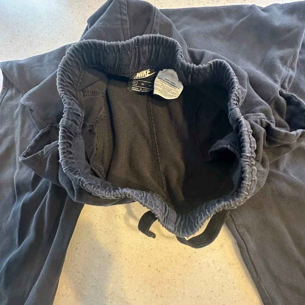 Nike Boy’s XL Black Joggers. Cotton. Soft!